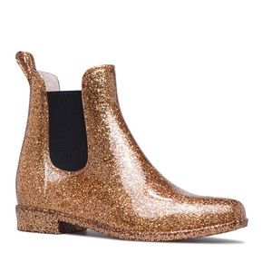 SUPER CUTE Rain bootie with a low heel.